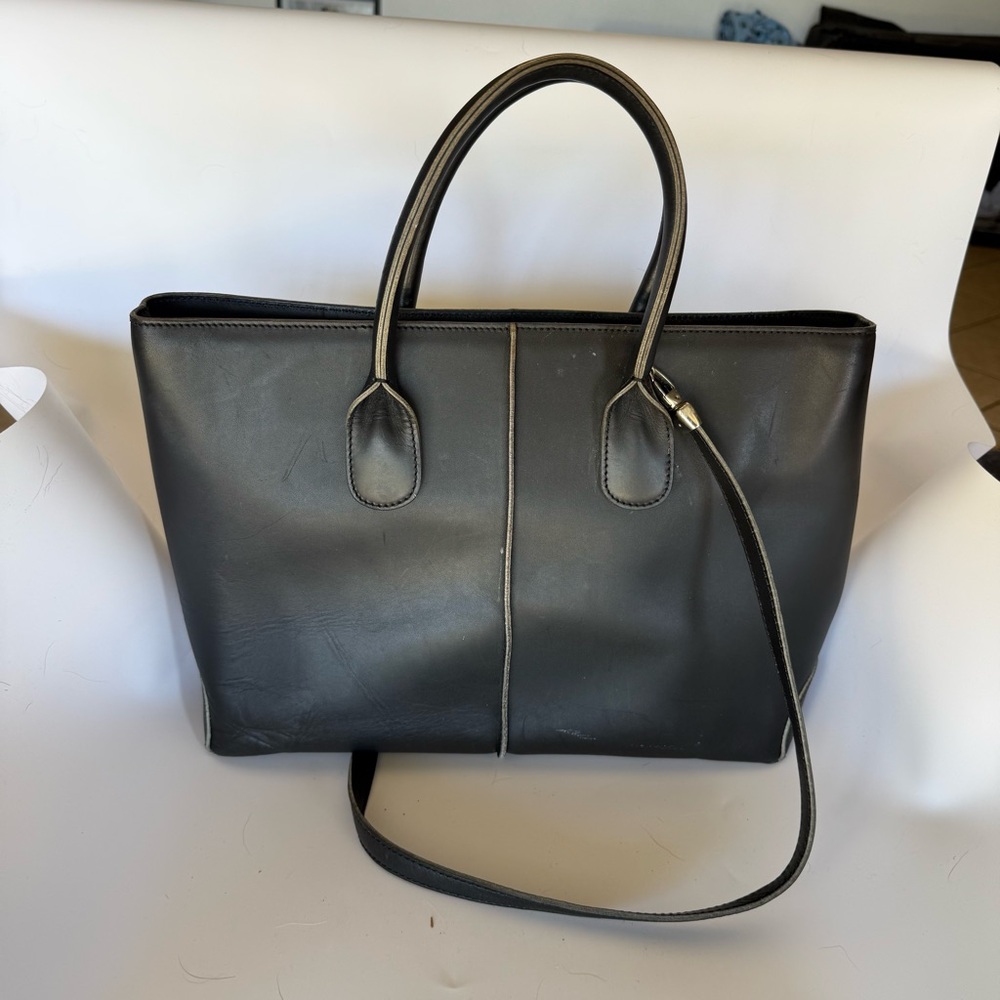 Tod’s Black Leather Tote Bag